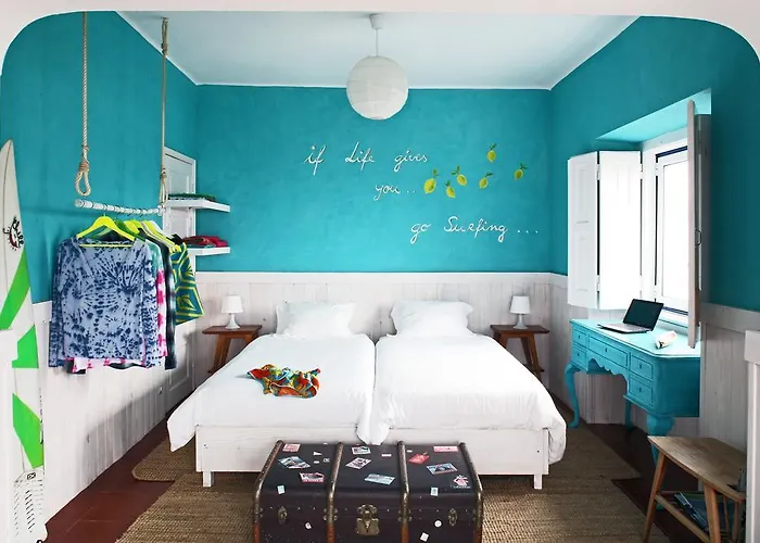 Chill In Ericeira Surf House Hostel